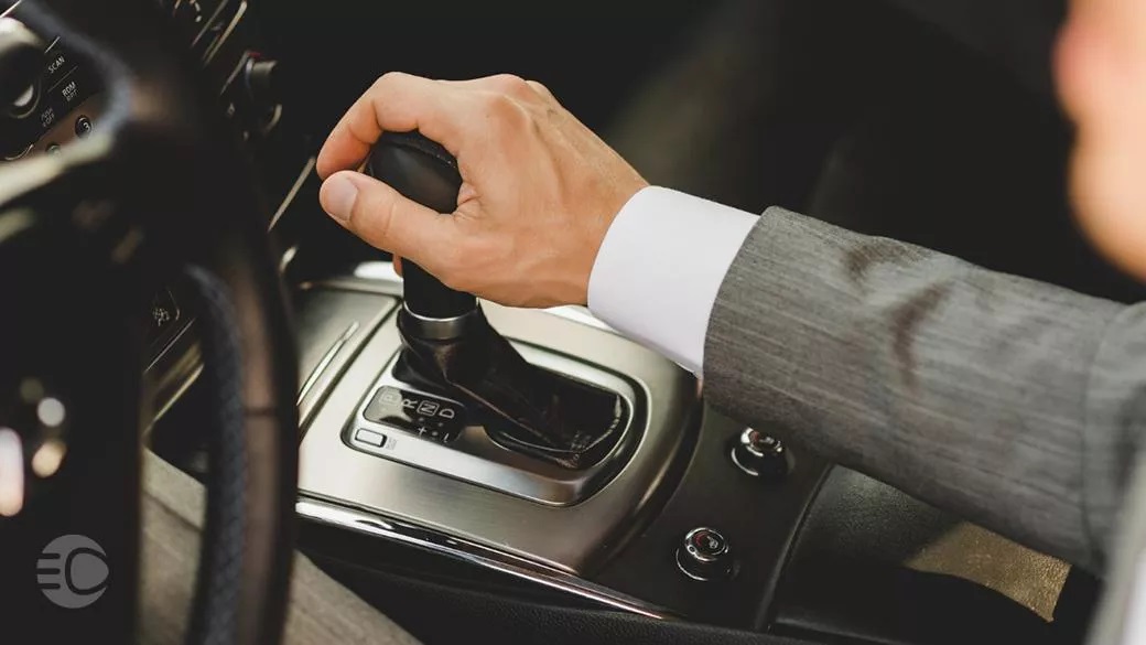 خاموش شدن ماشین در دنده عقب