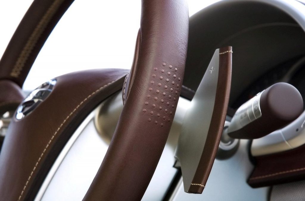 پدل شیفتر یا دنده پشت فرمان